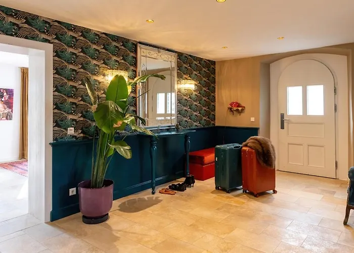 Lola Montez Schloessl Villa